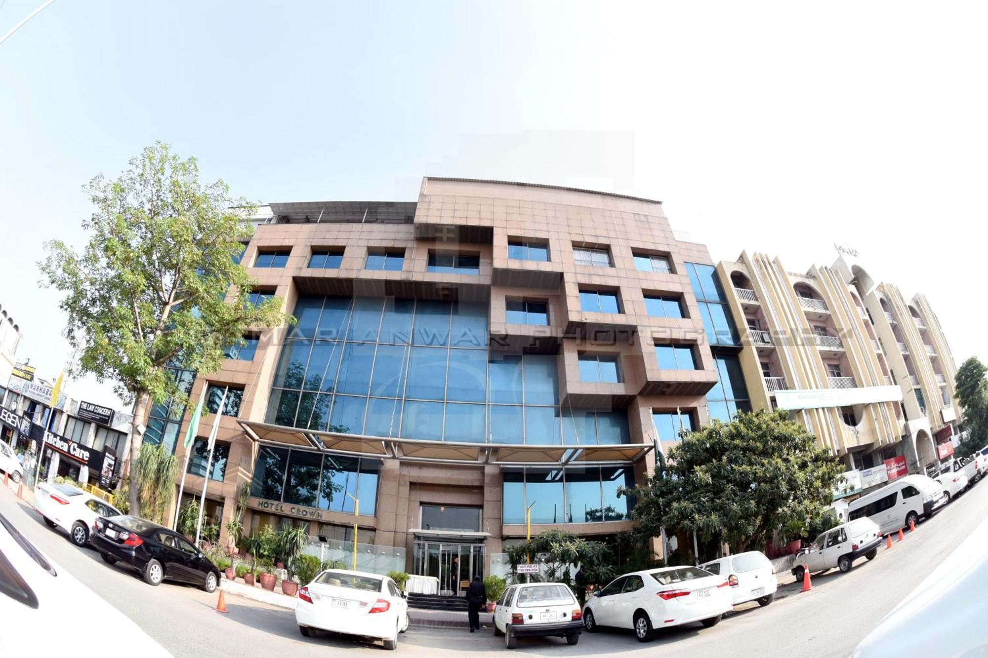 Hotel Crown Plaza Islamabad Exterior foto